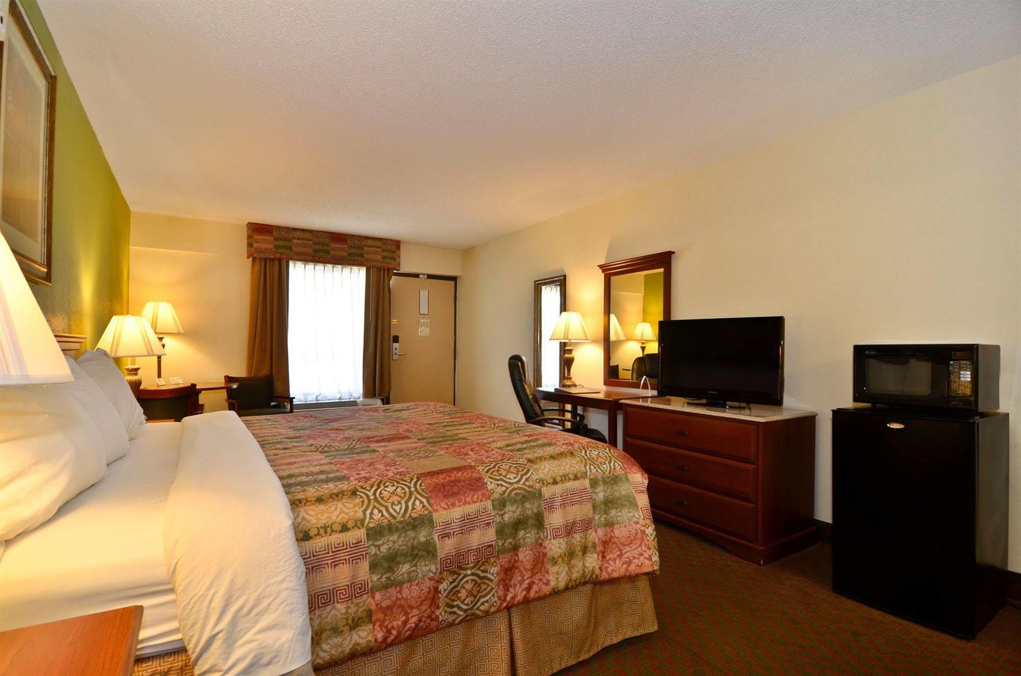 Best Western - Fayetteville מראה חיצוני תמונה